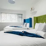 Hillcrest Apartments